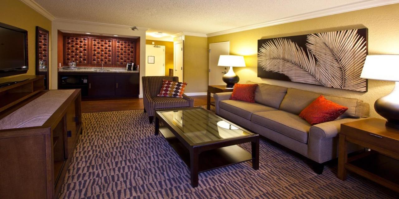 Hotel Crowne Plaza Airport By Ihg 4*